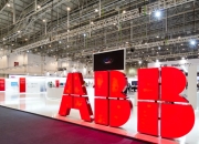 ABB机器人超级工厂备战新能源汽车需求潮